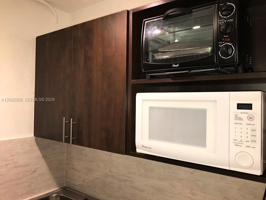 7000 NW 186th St, Unit 4-422A, Hialeah, FL 33015 Photo