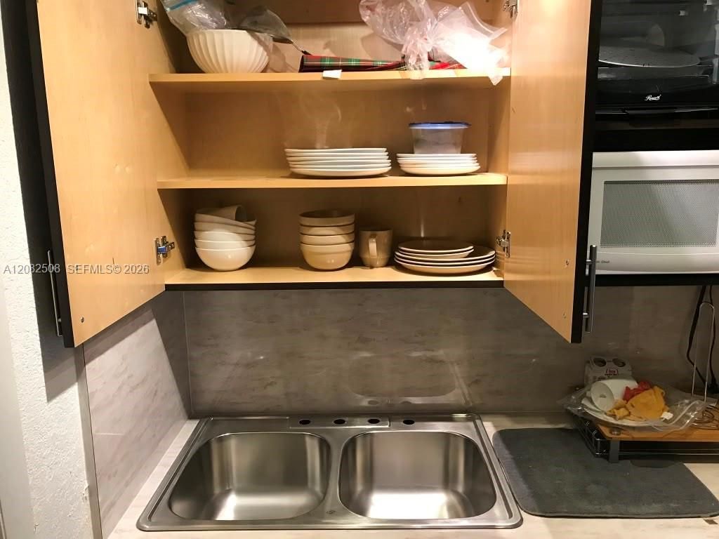 7000 NW 186th St, Unit 4-422A, Hialeah, FL 33015 Photo