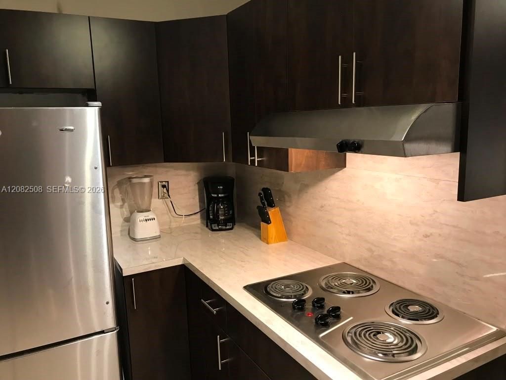7000 NW 186th St, Unit 4-422A, Hialeah, FL 33015 Photo