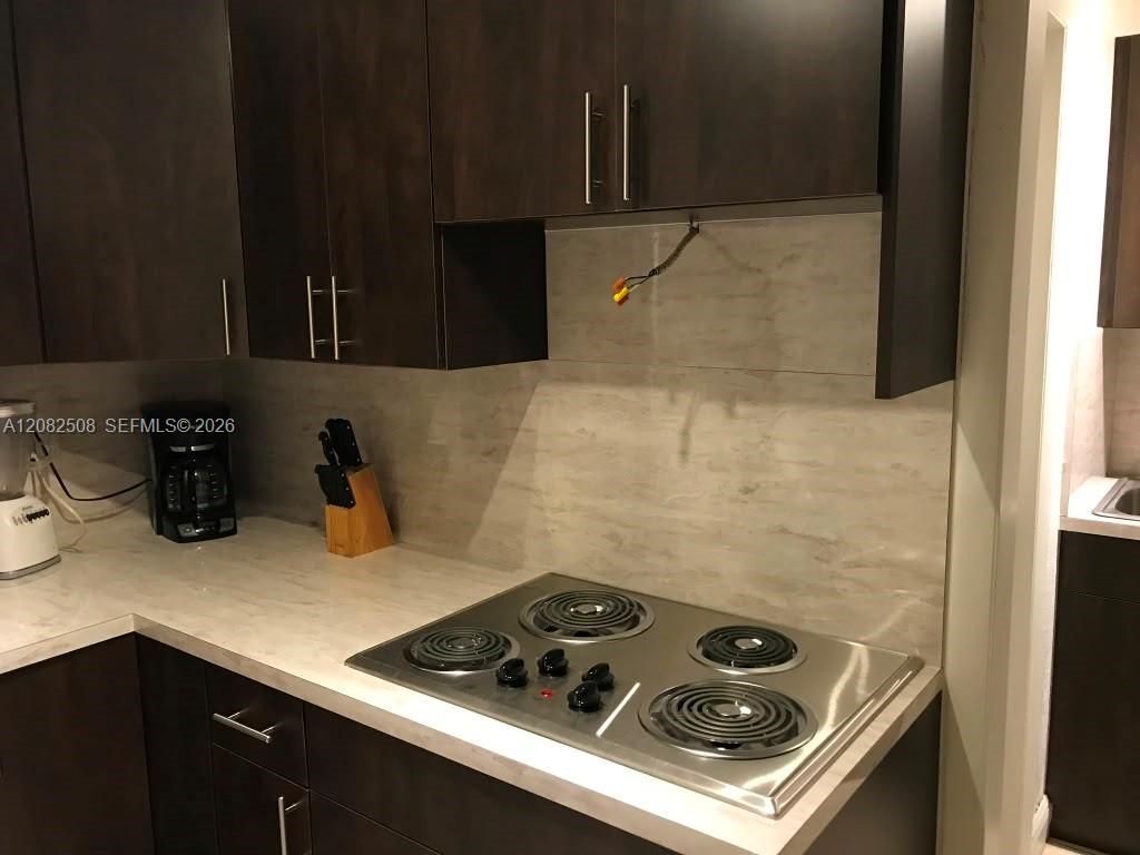 7000 NW 186th St, Unit 4-422A, Hialeah, FL 33015 Photo
