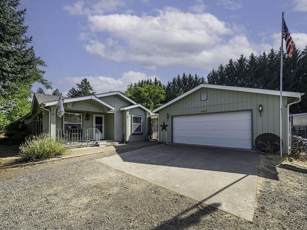 403 Black Tail Lane, Shady Cove, OR 97539