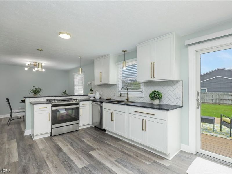 2783 State Street NW, Uniontown, OH 44685 Photo 10