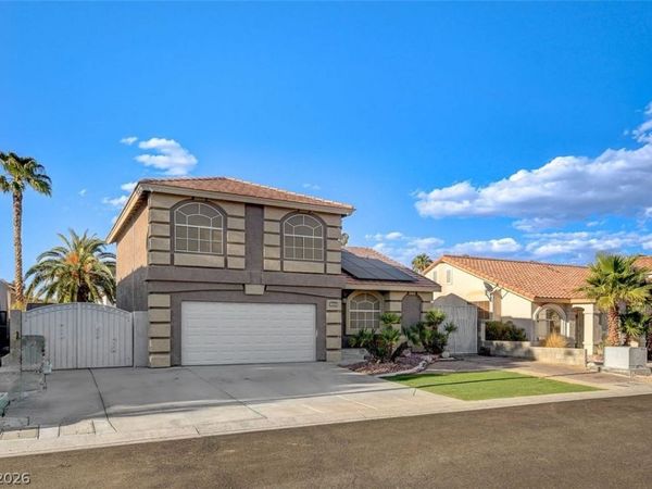 1496 Silver Glen Avenue , Las Vegas, NV 89123