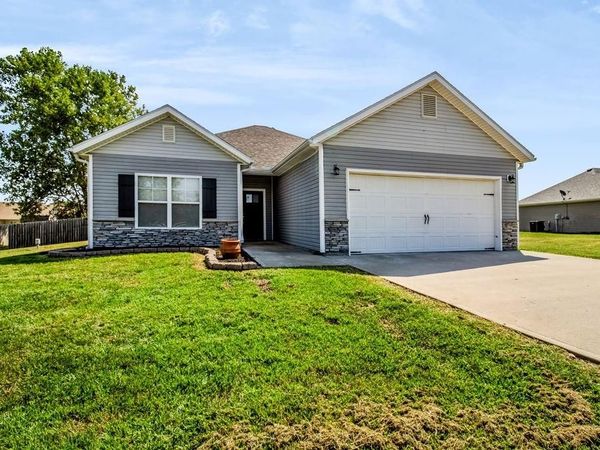 395 SE 971 Road, Knob Noster, MO 65336