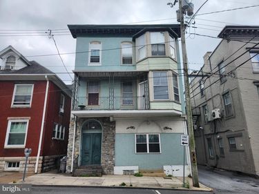 148 E QUEEN STREET , CHAMBERSBURG, PA 17201