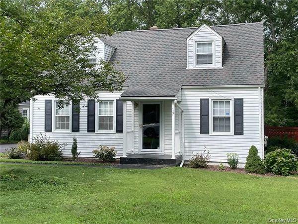 17 Kinderhook Drive , Poughkeepsie, NY 12603