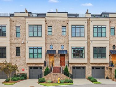 2121 Oberlin Village Drive, Unit 105, Raleigh, NC 27605