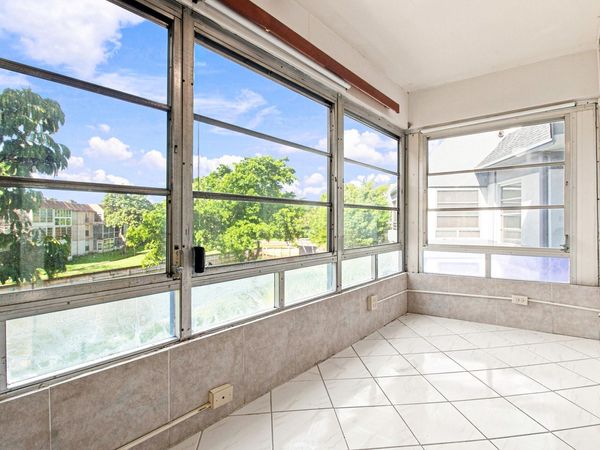 8321 Sands Point Boulevard, Unit D305, Tamarac, FL 33321