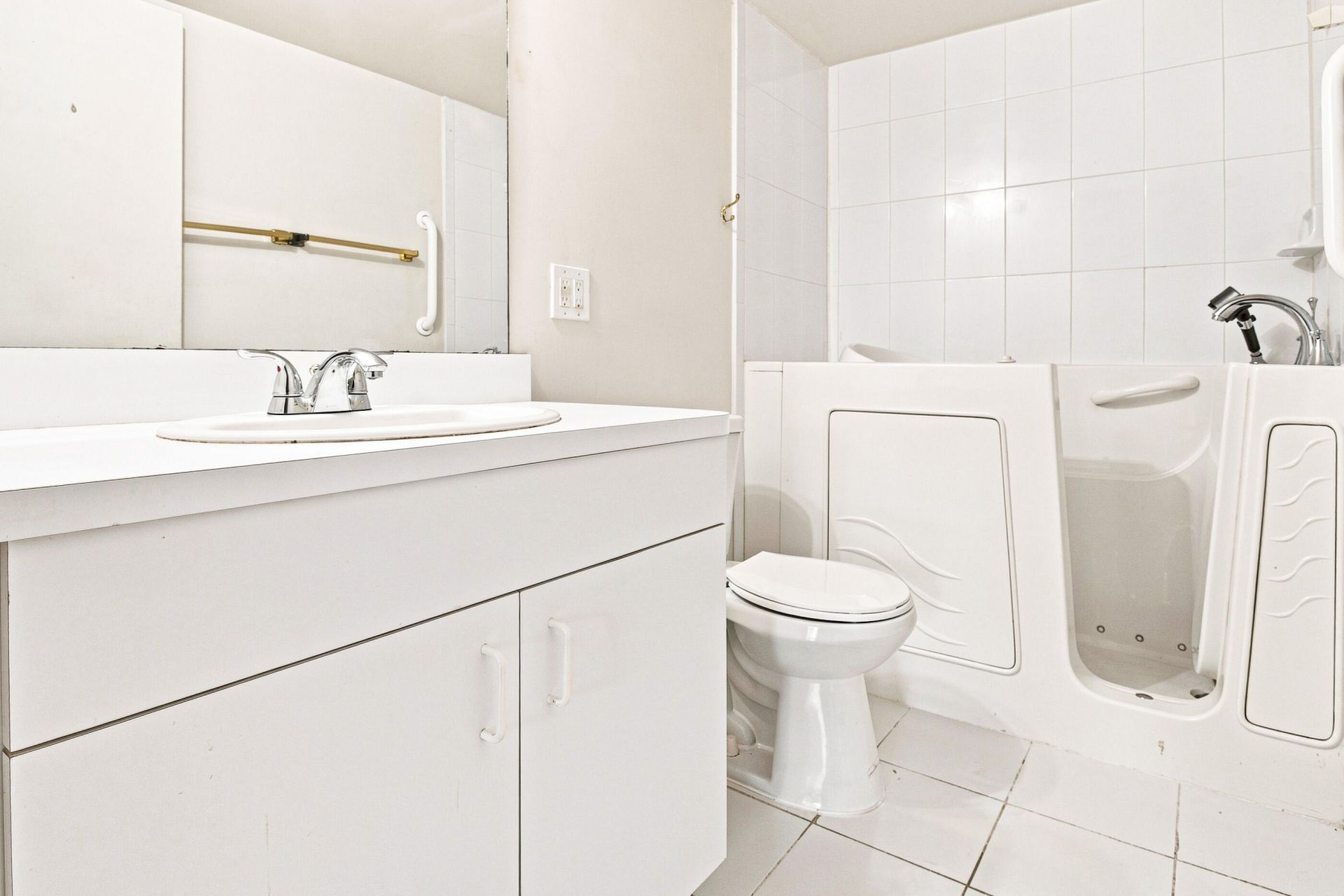 8321 Sands Point Boulevard, Unit D305, Tamarac, FL 33321 Photo