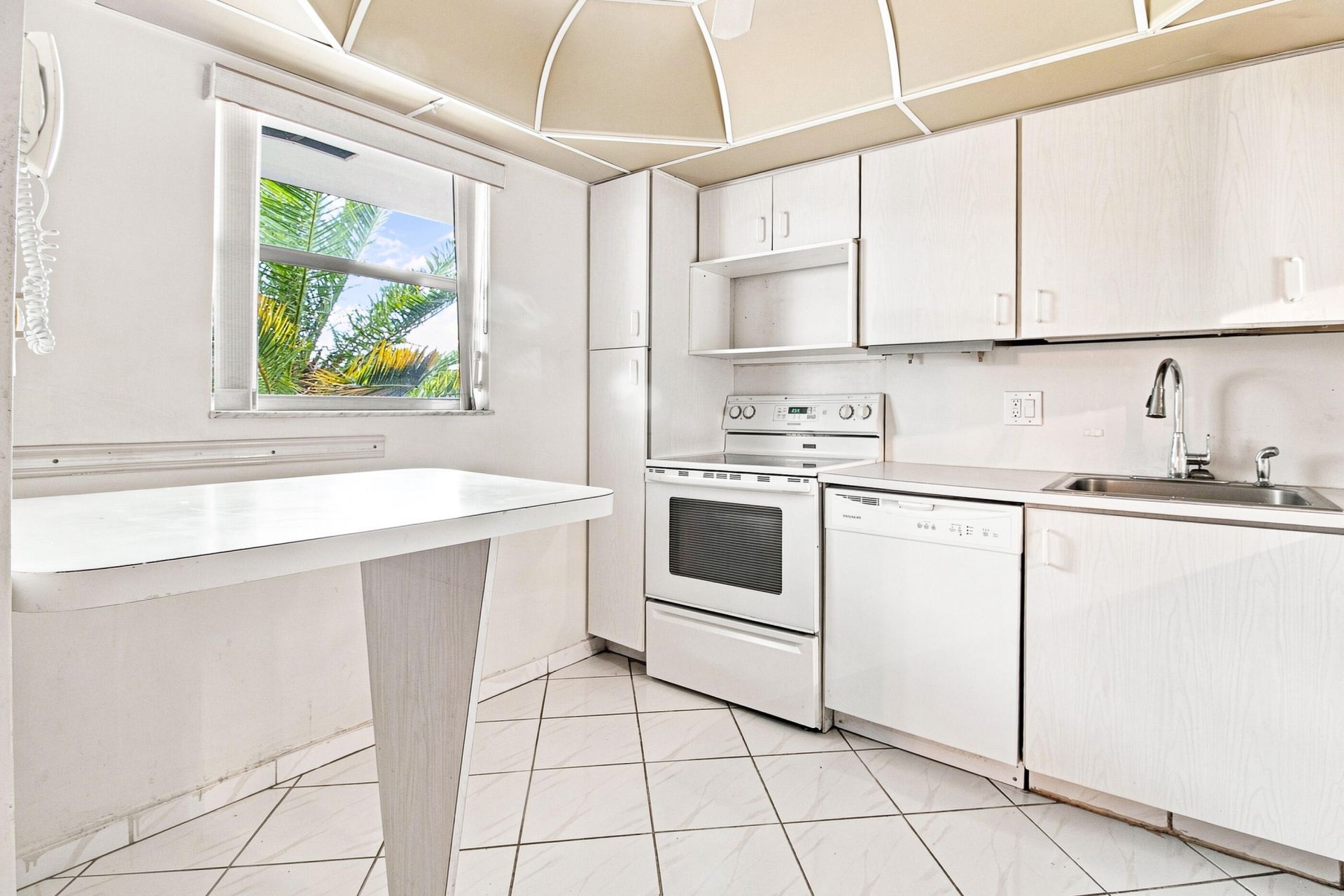 8321 Sands Point Boulevard, Unit D305, Tamarac, FL 33321 Photo
