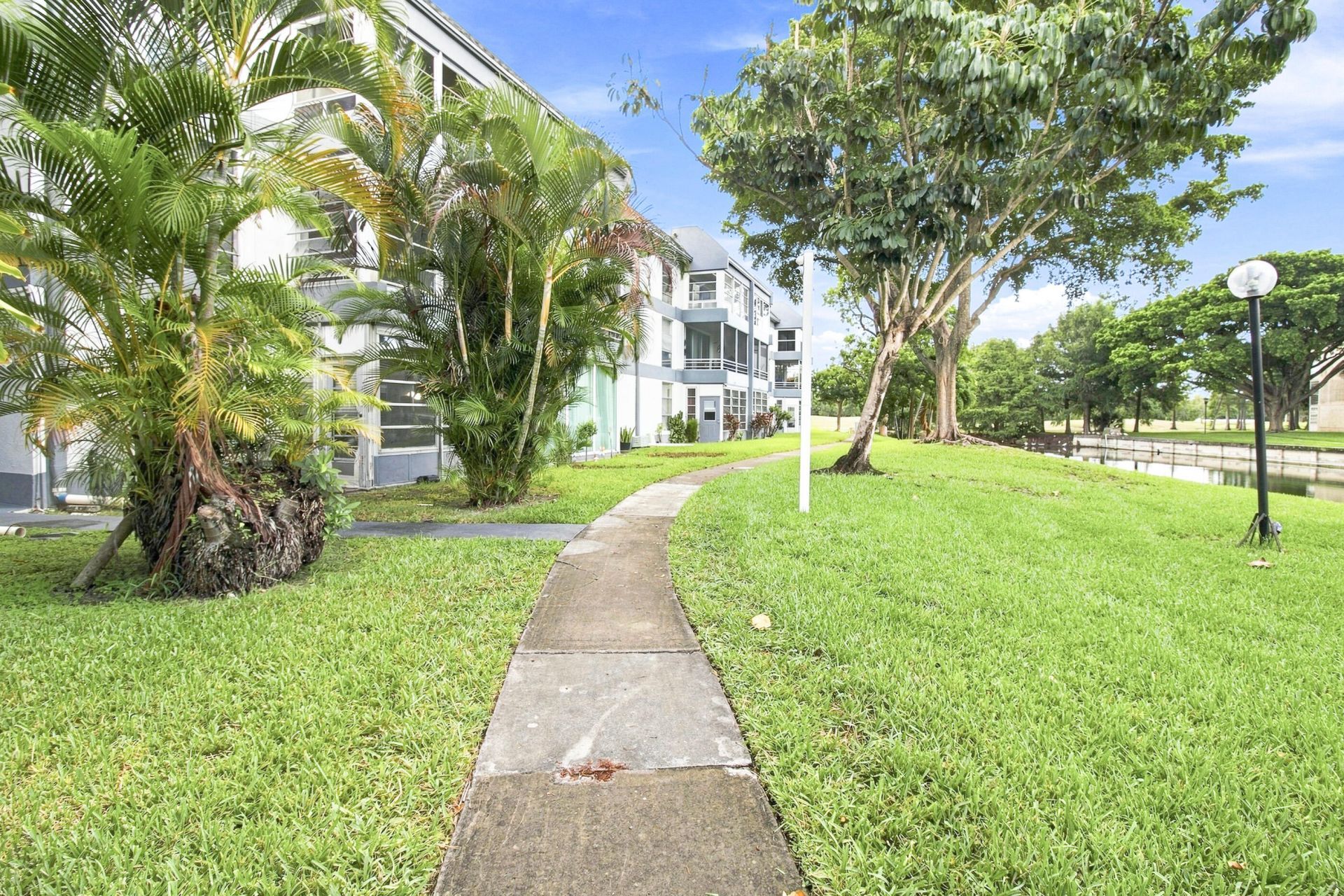 8321 Sands Point Boulevard, Unit D305, Tamarac, FL 33321 Photo