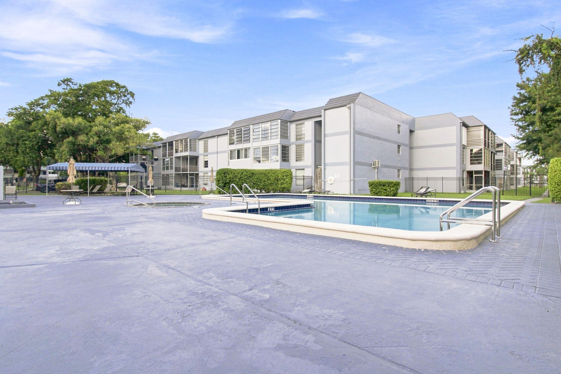 8321 Sands Point Boulevard, Unit D305, Tamarac, FL 33321 Photo