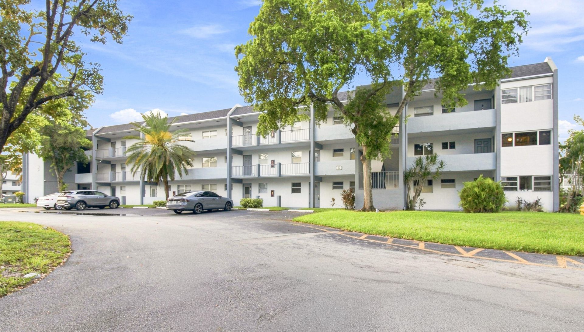 8321 Sands Point Boulevard, Unit D305, Tamarac, FL 33321 Photo