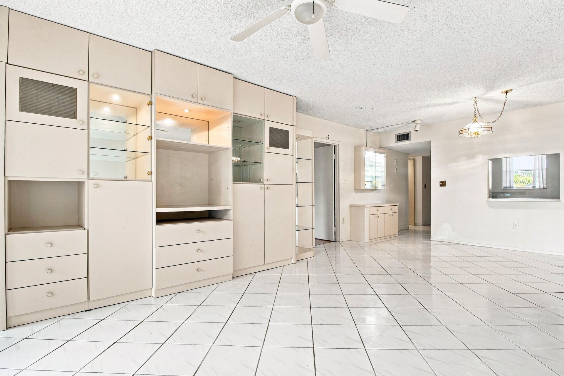 8321 Sands Point Boulevard, Unit D305, Tamarac, FL 33321 Photo