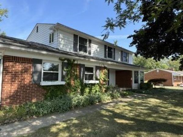 3480 Arrowvale Street, Orchard Lake, MI 48324