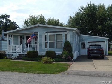 37 Brookridge Drive, Hamburg, NY 14075
