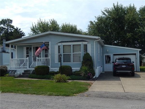 37 Brookridge Drive , Hamburg, NY 14075