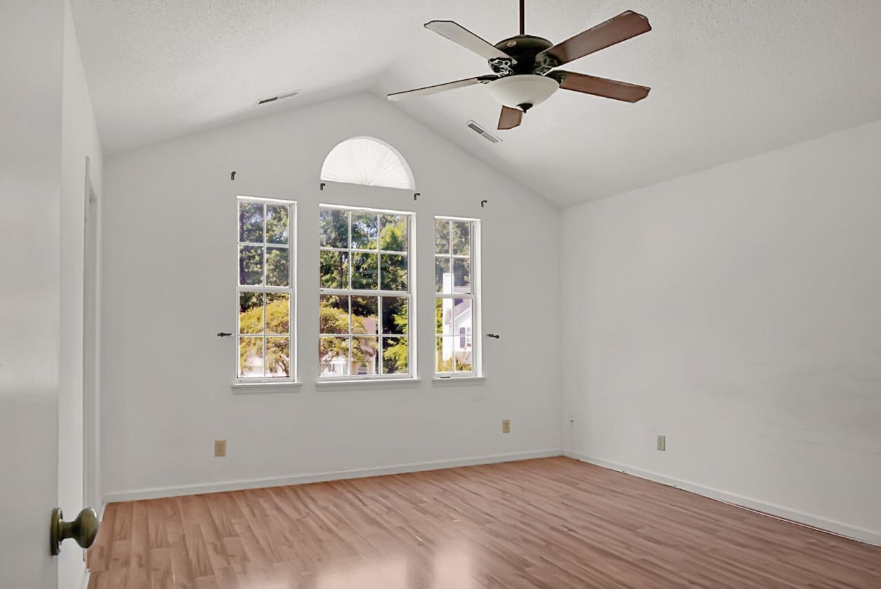 103 Stoneybrea Court Photo 32