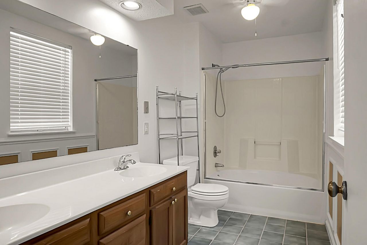103 Stoneybrea Court Photo 35
