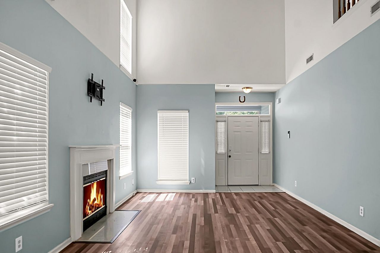 103 Stoneybrea Court Photo 6