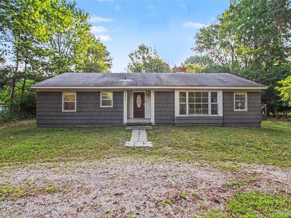 22806 Carleton Avenue , Southfield, Mi 48033