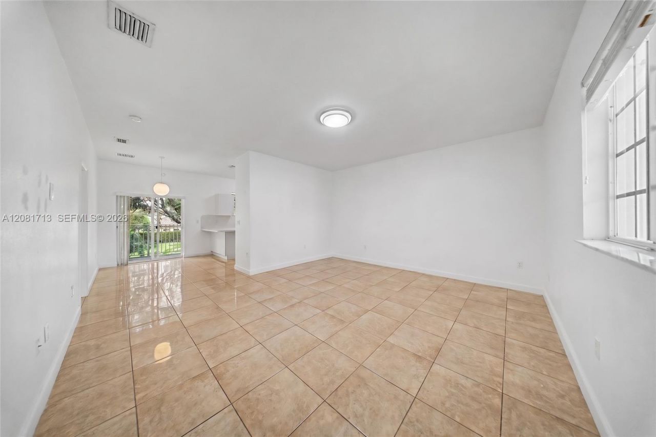 2630 NE 3rd Dr, Unit 202, Homestead, FL 33033 Photo