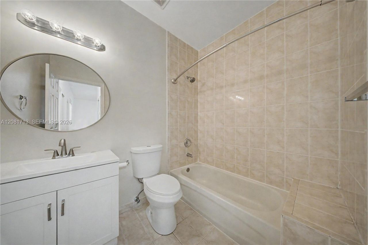 2630 NE 3rd Dr, Unit 202, Homestead, FL 33033 Photo