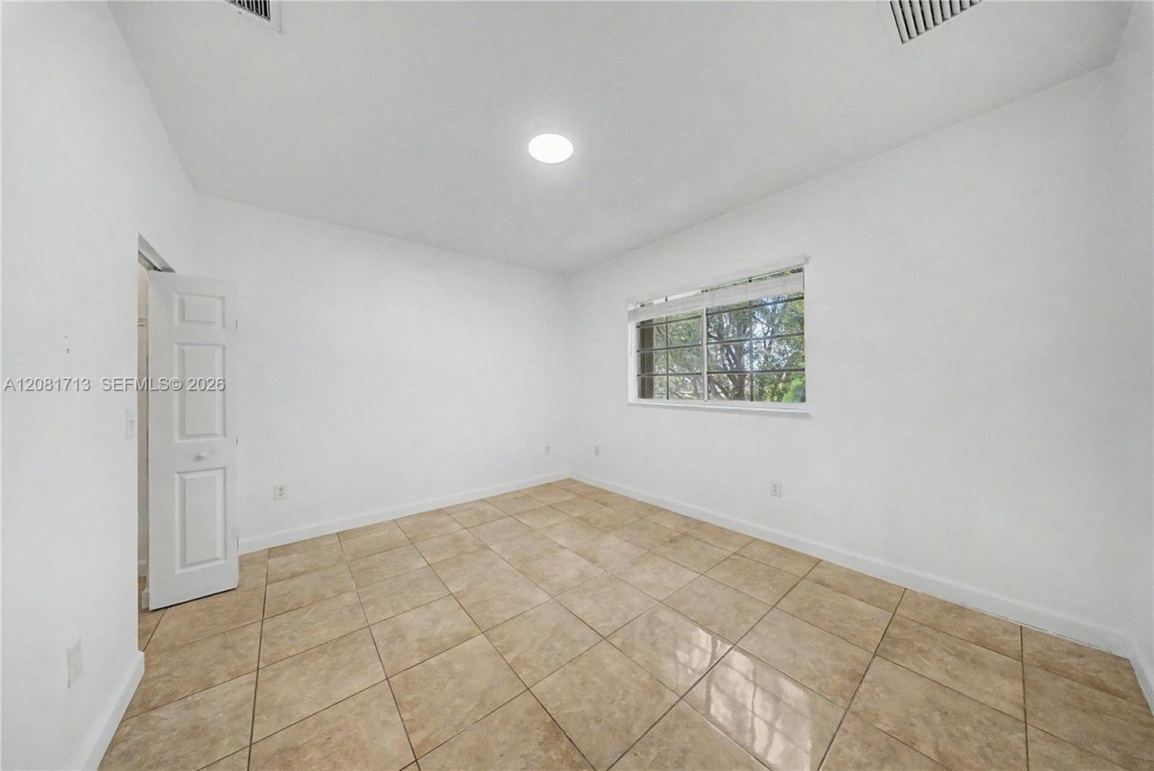2630 NE 3rd Dr, Unit 202, Homestead, FL 33033 Photo