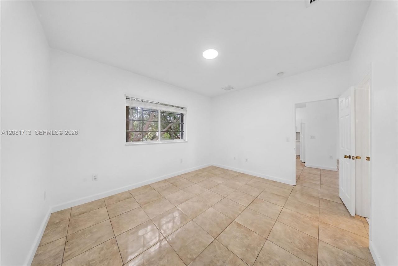 2630 NE 3rd Dr, Unit 202, Homestead, FL 33033 Photo