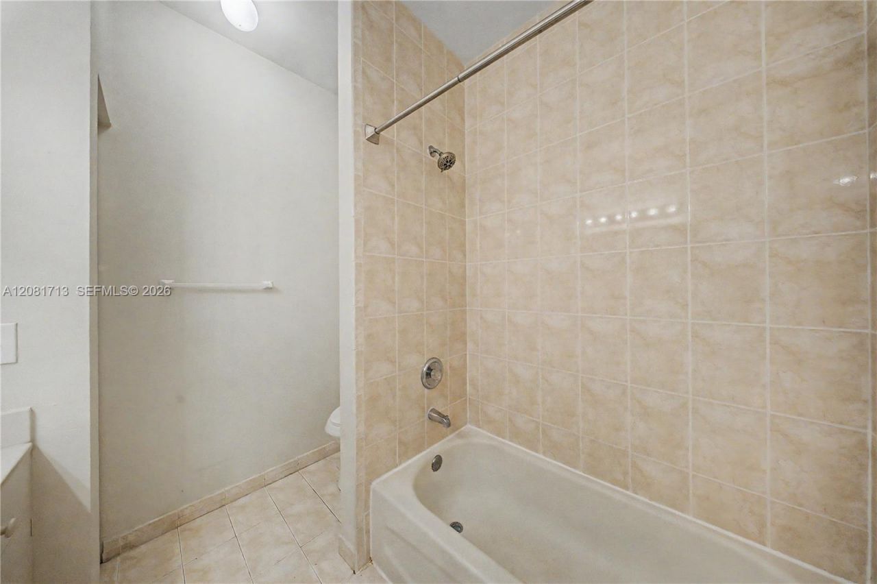 2630 NE 3rd Dr, Unit 202, Homestead, FL 33033 Photo
