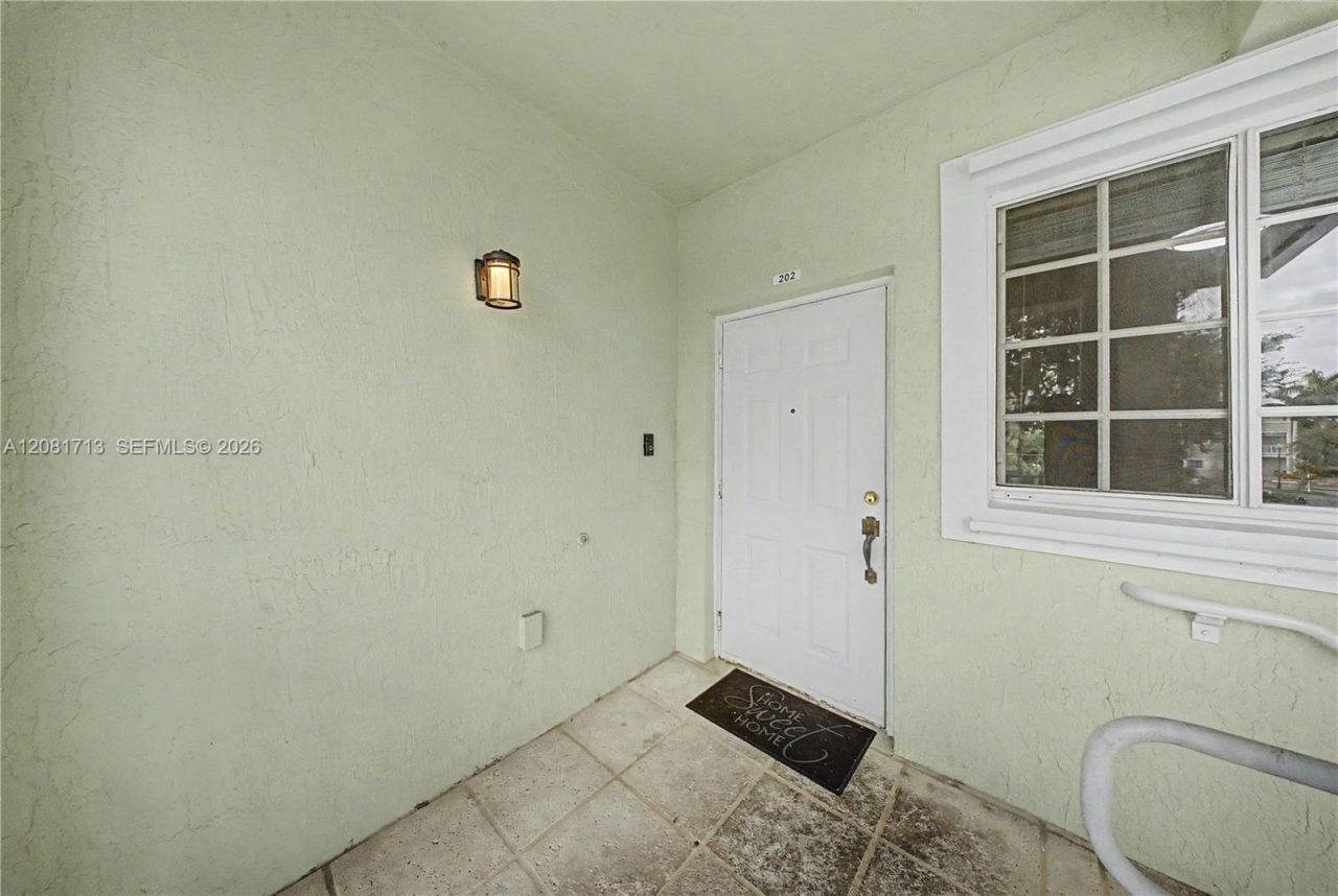 2630 NE 3rd Dr, Unit 202, Homestead, FL 33033 Photo