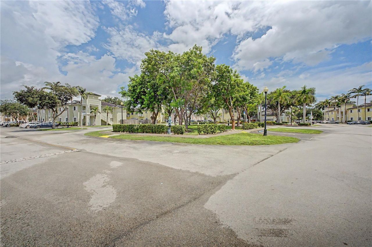 2630 NE 3rd Dr, Unit 202, Homestead, FL 33033 Photo