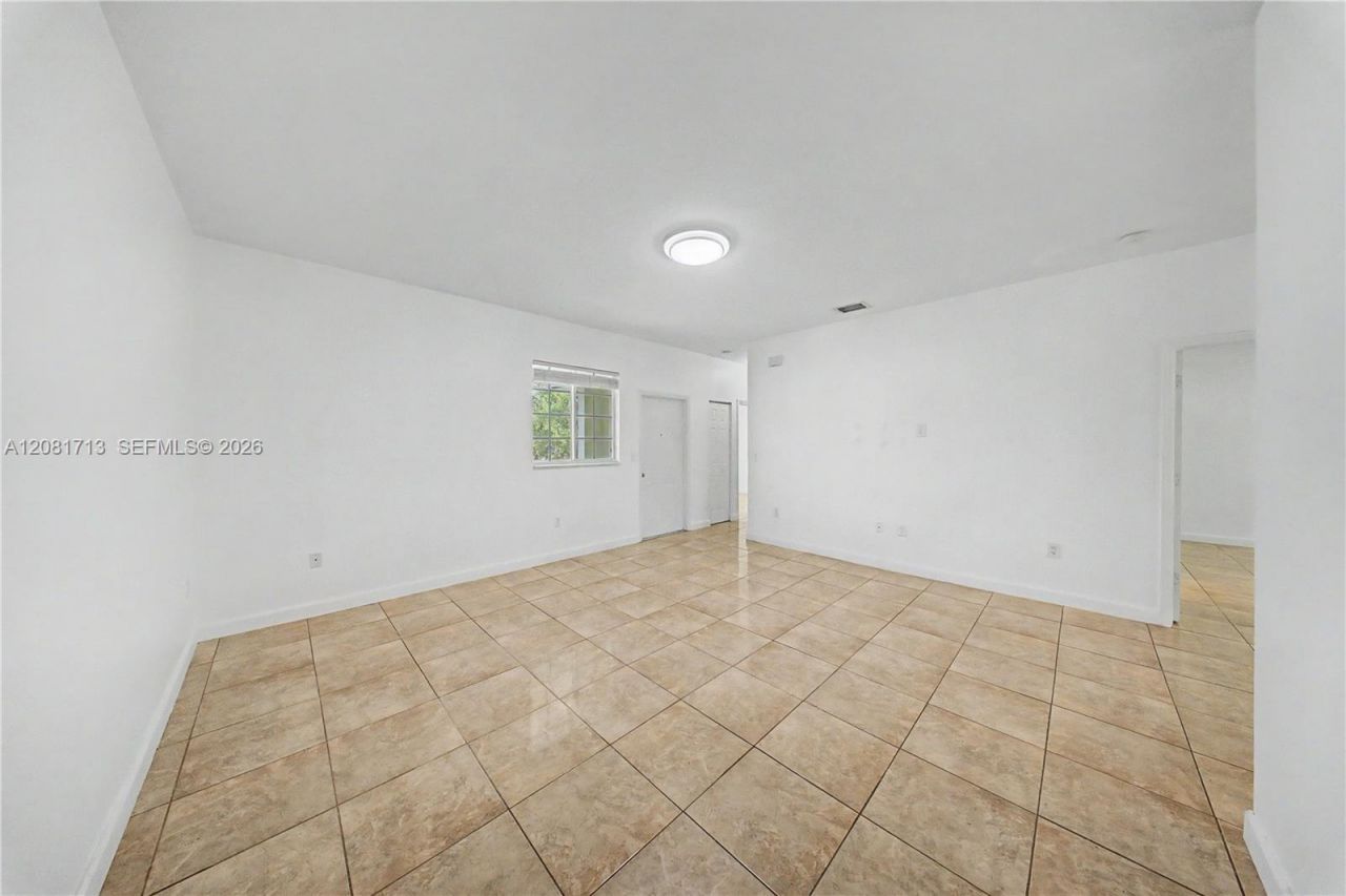 2630 NE 3rd Dr, Unit 202, Homestead, FL 33033 Photo