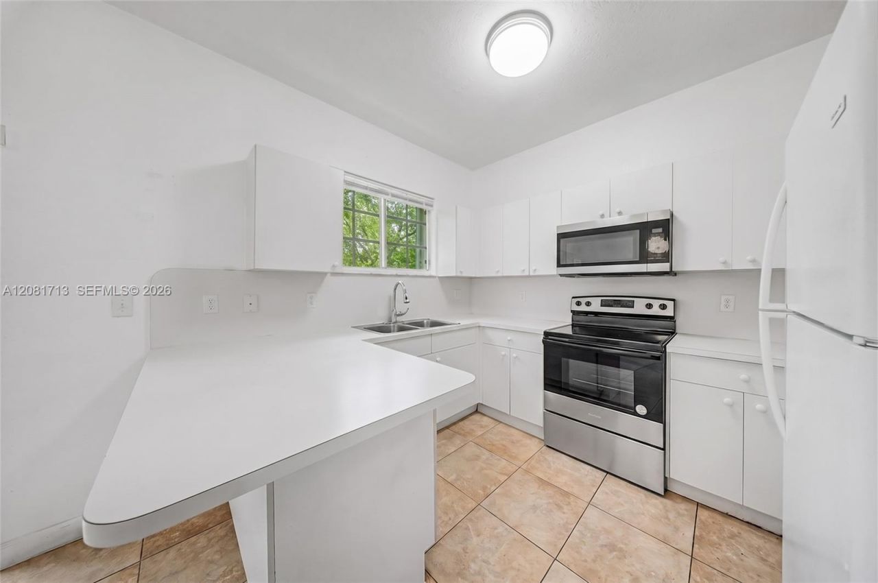 2630 NE 3rd Dr, Unit 202, Homestead, FL 33033 Photo