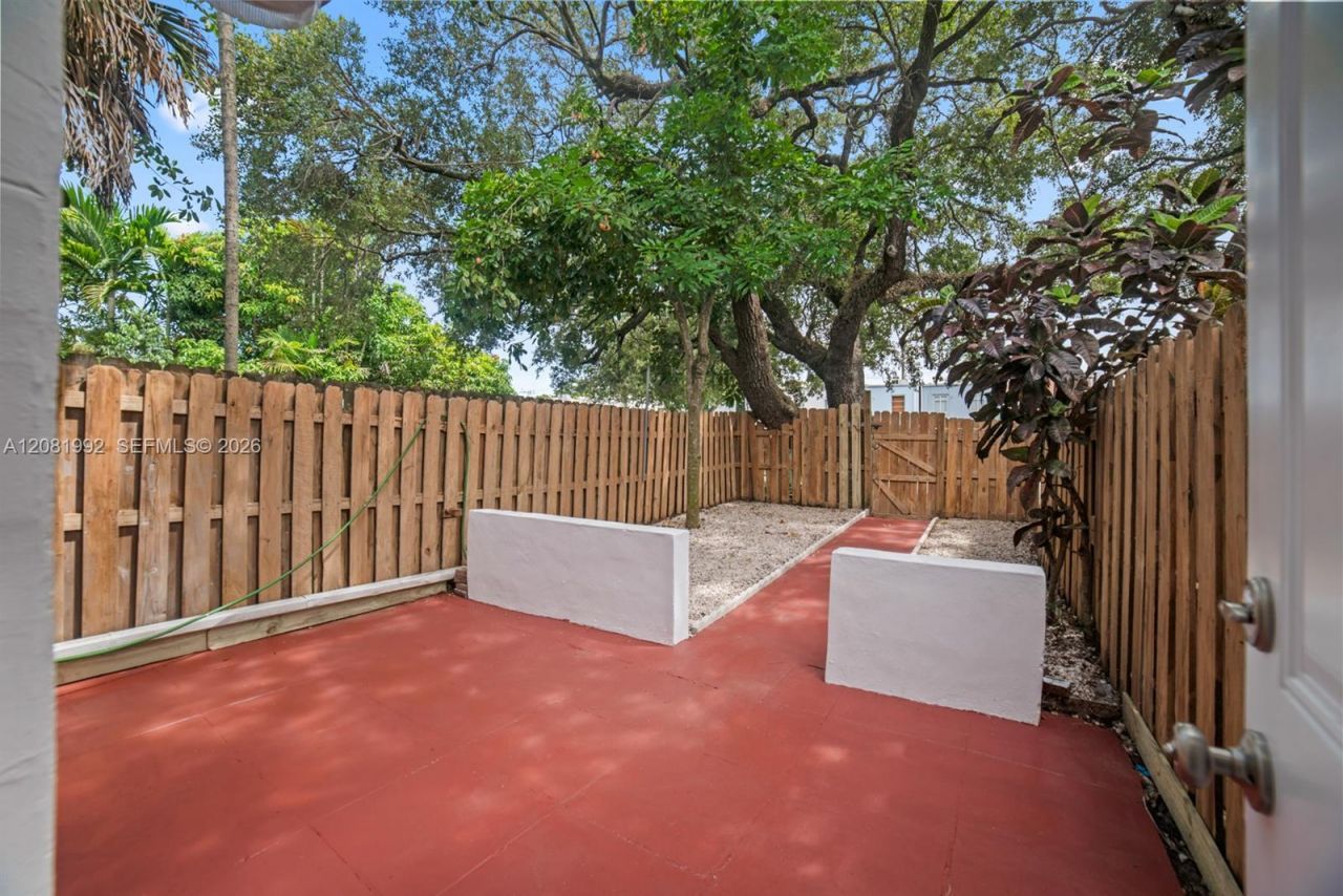 1710 NE 142nd St , Unit 1710, North Miami, FL 33181 Photo