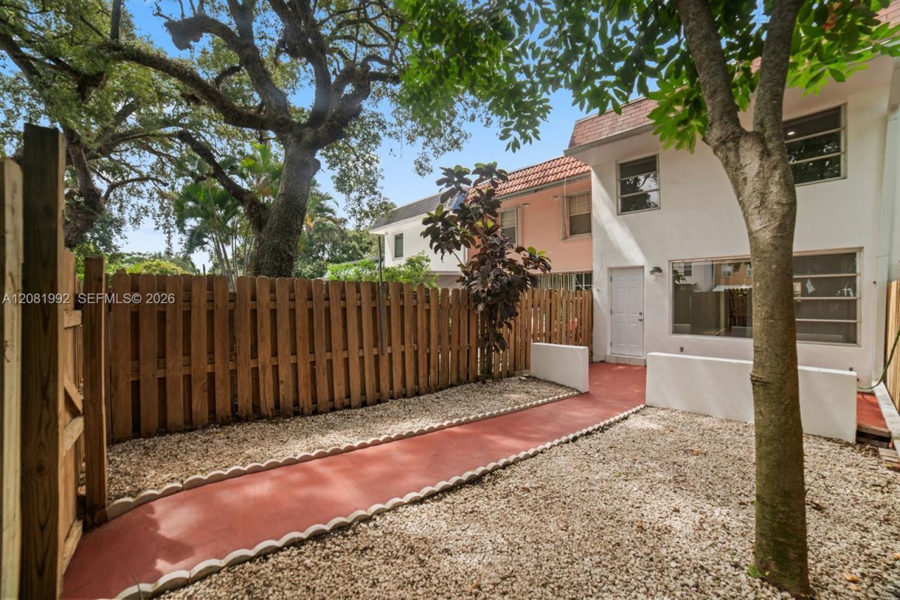 1710 NE 142nd St , Unit 1710, North Miami, FL 33181 Photo