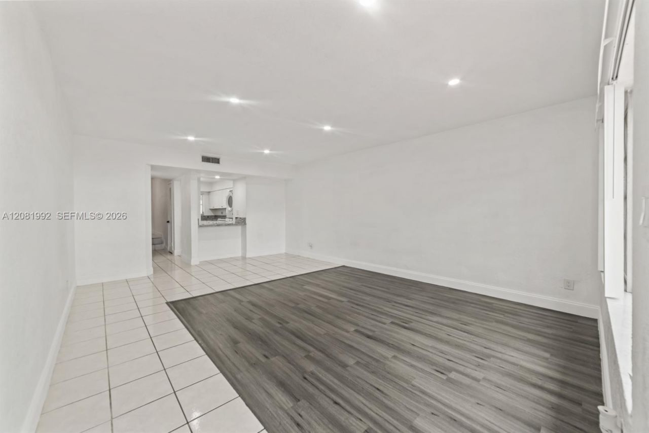 1710 NE 142nd St , Unit 1710, North Miami, FL 33181 Photo