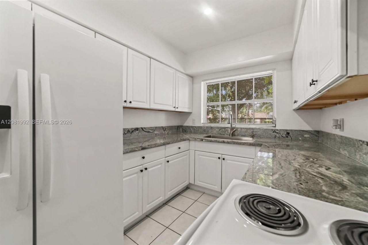 1710 NE 142nd St , Unit 1710, North Miami, FL 33181 Photo