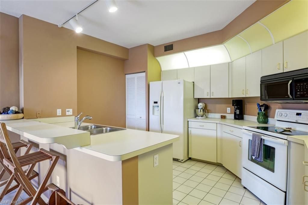 6500 Valen Way , Unit A-305, Naples, FL 34108 Photo