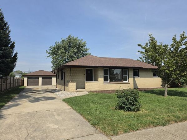 6410 W 88th Street , Oak Lawn, IL 60453