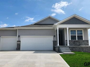 8211 N 175 Street, Bennington, NE 68007