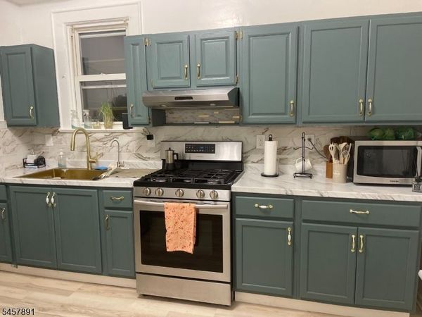 16 Hazel Pl, Irvington, NJ 07111