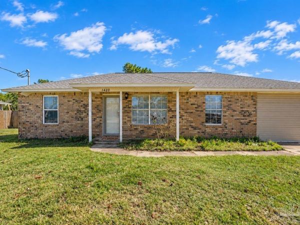 1420 Central Pkwy, Gulf Breeze, FL 32563
