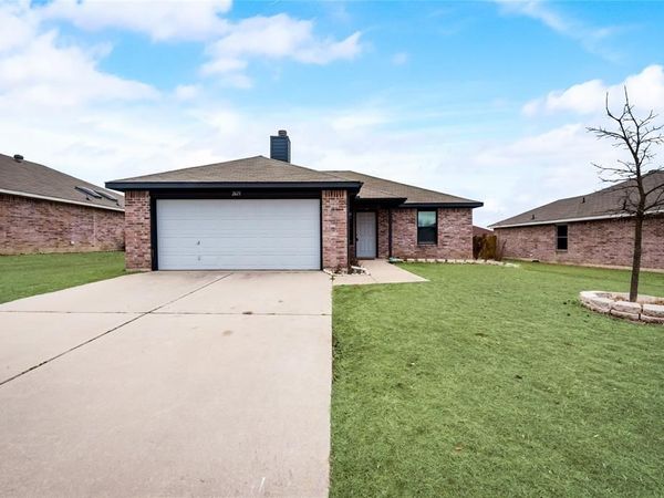 2613 Castle Pines Drive, Burleson, TX 76028