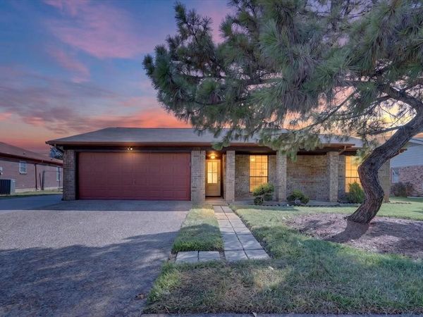 208 Asbury Drive, Saginaw, TX 76179