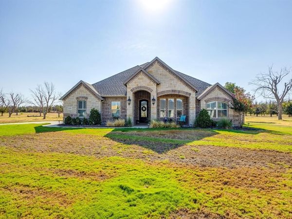 1136 Tremont Lane, Granbury, TX 76049