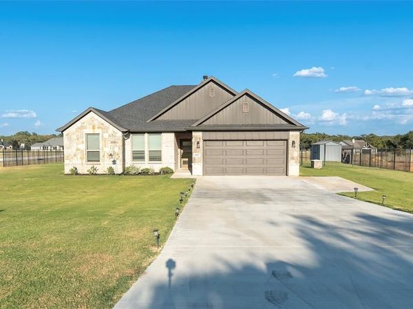 1215 Sanger, Springtown, TX 76082