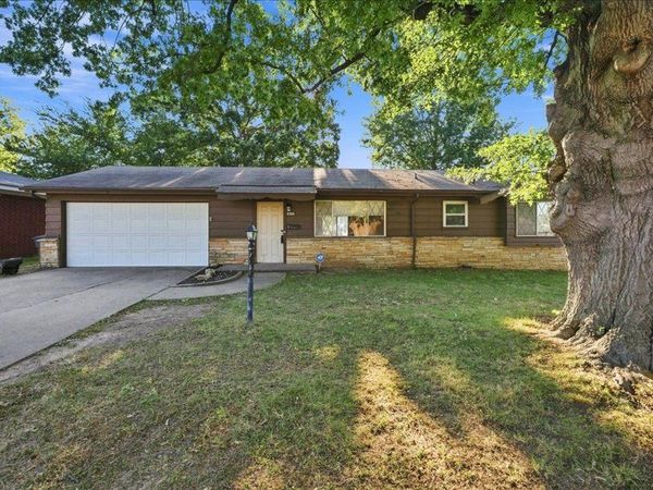 633 N 26th West Avenue , Tulsa, OK 74127