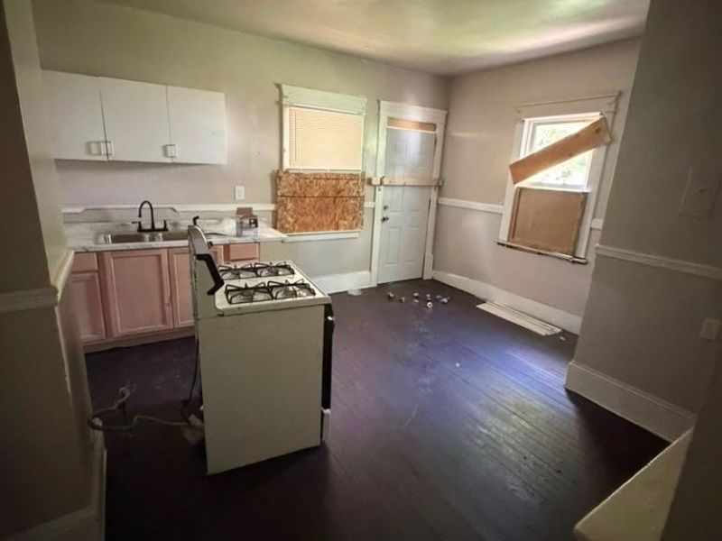 10524 Helena Avenue, Cleveland, OH 44108 Photo 14