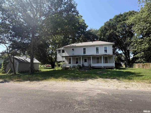 413 S Bogardus Street, Elkhart, IL 62634